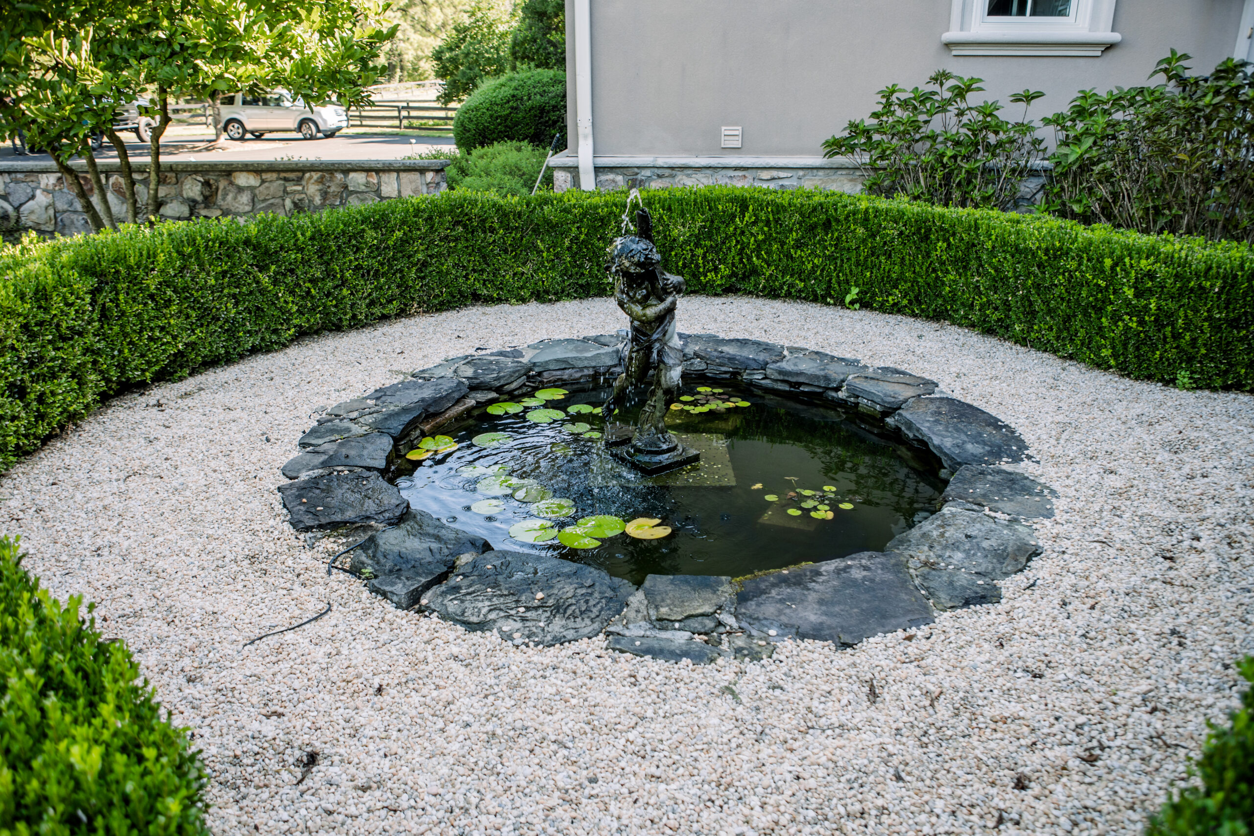 lucas and clark grounds company, professional lawn care and landscaping